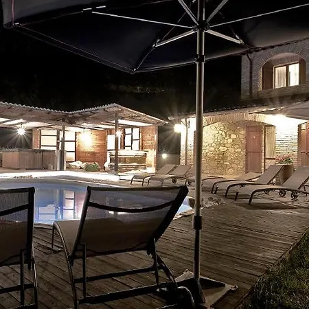 Villa Querce Sleeps 9 Pool Wifi *