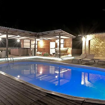 Villa Querce Sleeps 9 Pool Wifi Valtopina